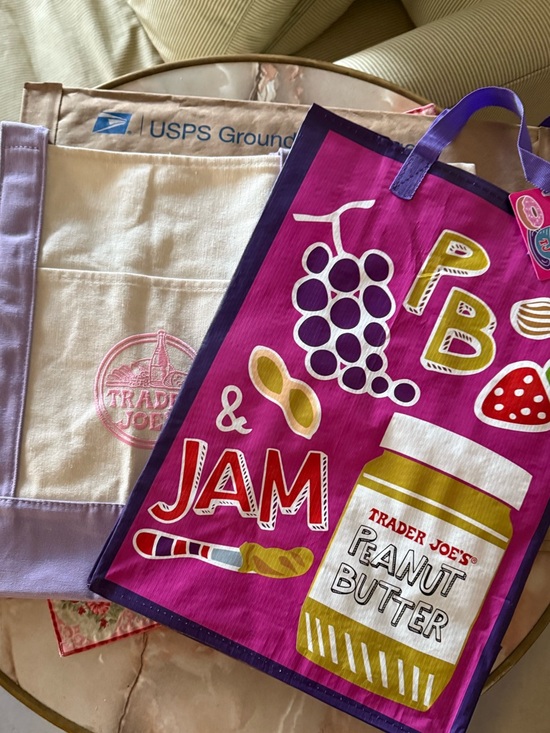 (2) LARGE Lavender 💜 Trader Joe’s Canvas Tote Bags 🎁 FREE Comfort Foods TJ Bag - Picture 5 of 15